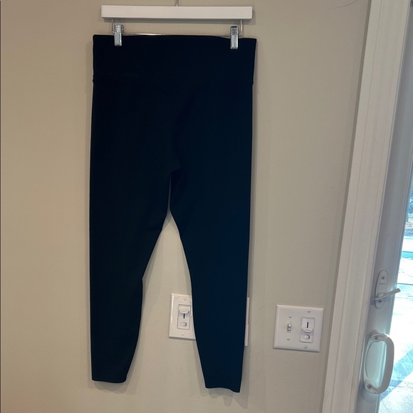 UNRL Women’s Black Leggings - Picture 2 of 4